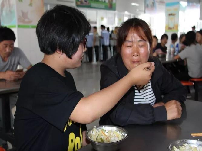 美好"食"光 尽在洪中食堂